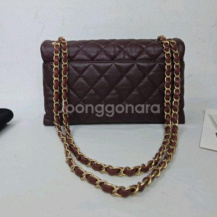 샤넬 카프스킨 미듐 크로스백--1