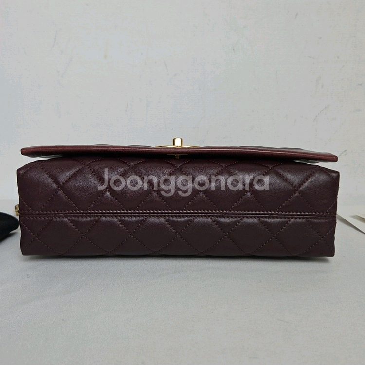 샤넬 카프스킨 미듐 크로스백--2