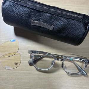 크롬하츠 안경 판매합니다.