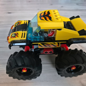 레고 60295 몬스터 트럭 판매합니다