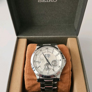 세이코 프리미어 키네틱 퍼페추얼. snp001 스누피. 박스 있음