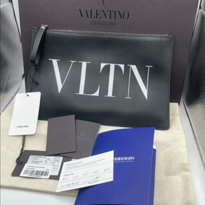 발렌티노 클러치백 2P0483 블랙 상태 깨끗