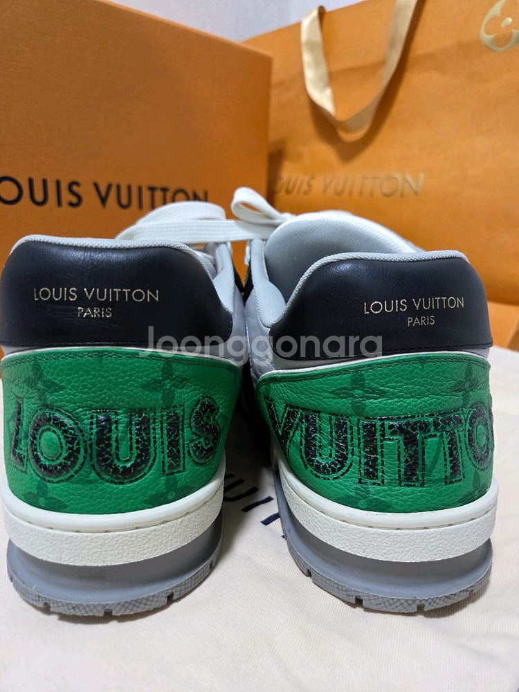 루이비통 벨크로 트레이너 스니커즈 9.5 Size--8