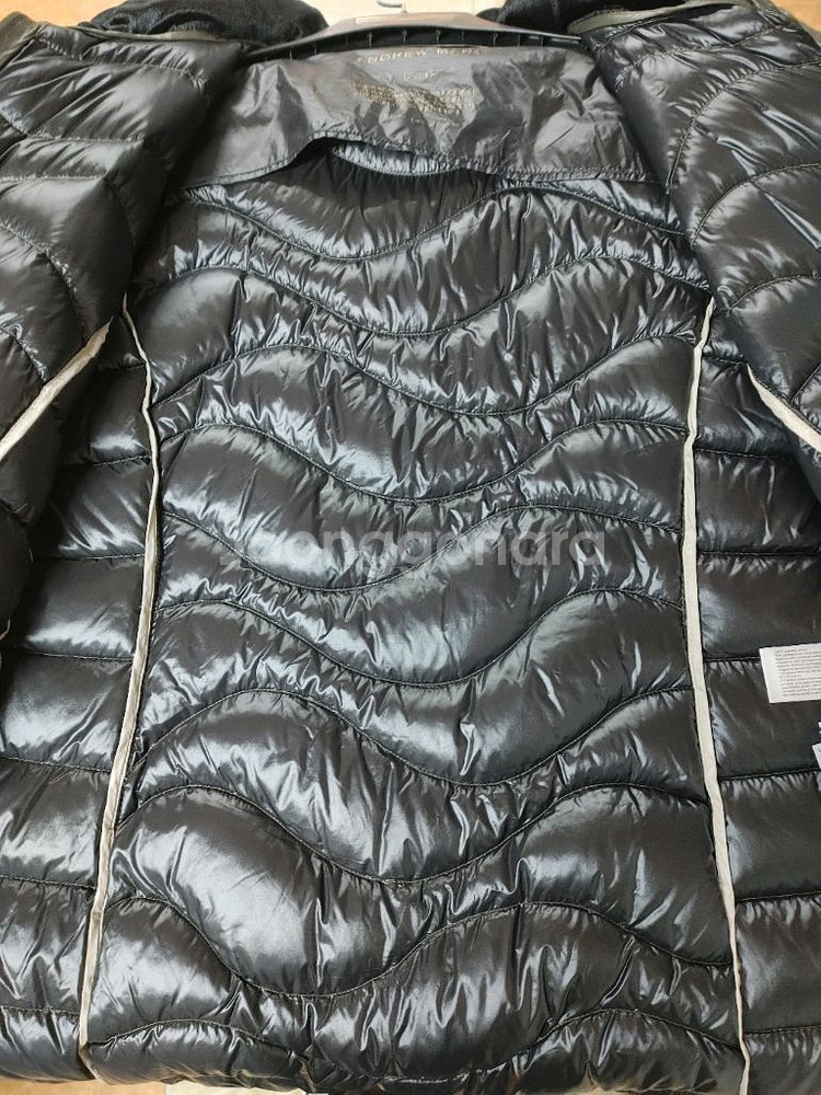 앤드류 마크 여성 오리털 경량 롱패딩입니다. 카키 색상에 후드 달려있어 활용도가 높아요. 가볍고 따뜻해서 겨울에 편--7