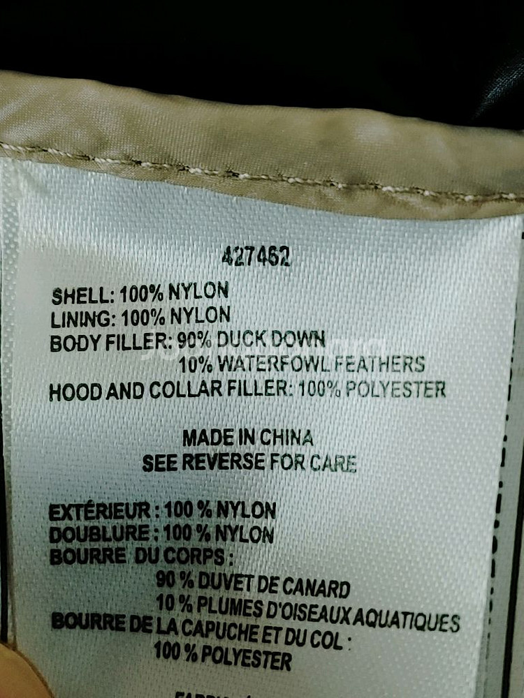 앤드류 마크 여성 오리털 경량 롱패딩입니다. 카키 색상에 후드 달려있어 활용도가 높아요. 가볍고 따뜻해서 겨울에 편--9