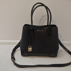 마이클코어스 크로스백