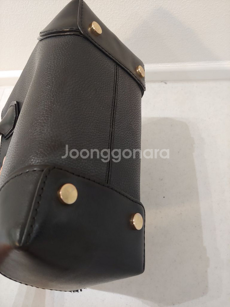 마이클코어스 크로스백--8