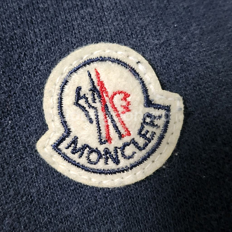 몽클레어 카라비너 자수 로고 맨투맨 XL--2