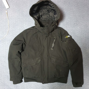 내셔널지오그래픽 숏패딩 타루가 RDS 덕 다운 점퍼 90-95사이즈 팔아요