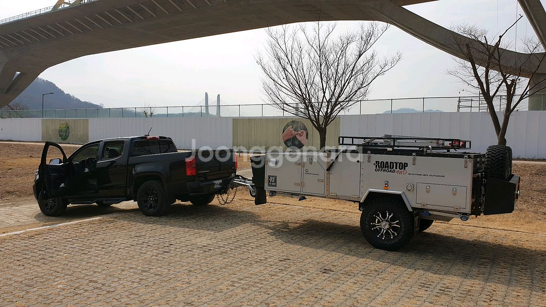 캠핑 트레일러--1