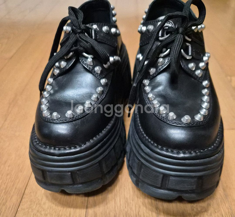 (정품) 미우미우 레더 스터드 로퍼 35.5 (명품 더비슈즈 신발 구두)--1