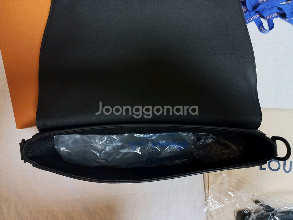 루이비통 메신저백 m57080 미개봉--3