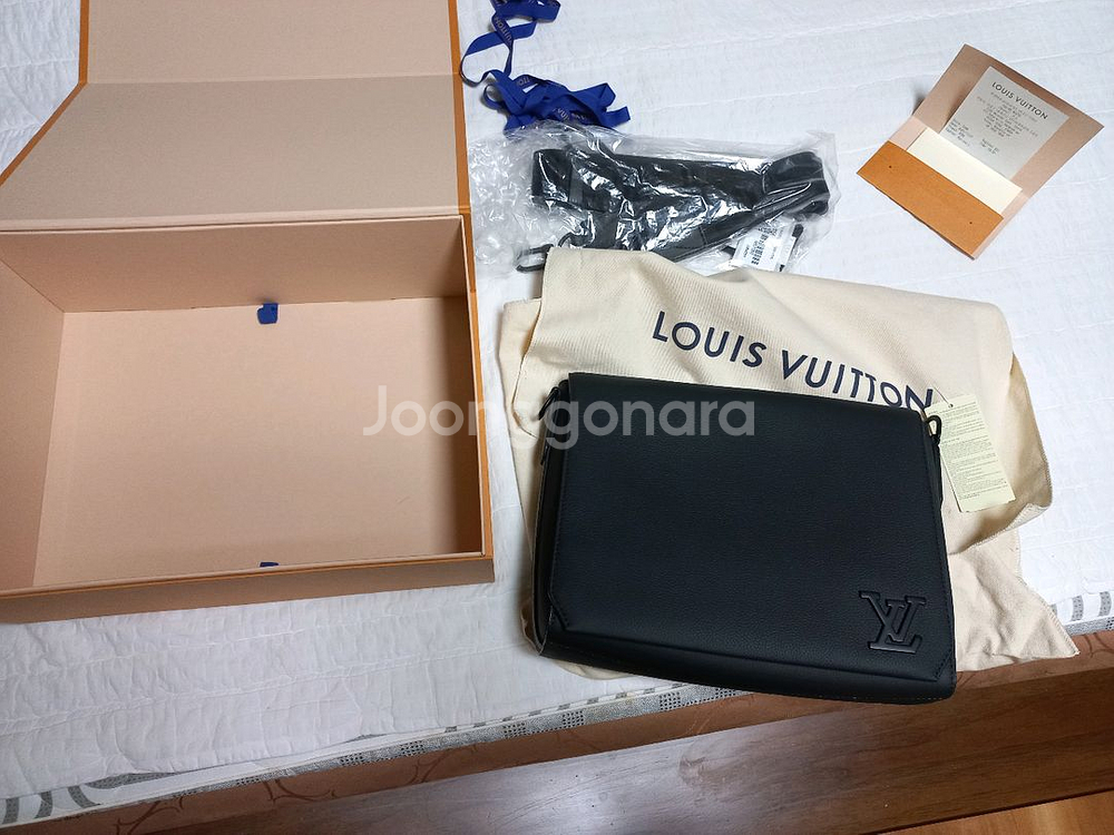 루이비통 메신저백 m57080 미개봉--0