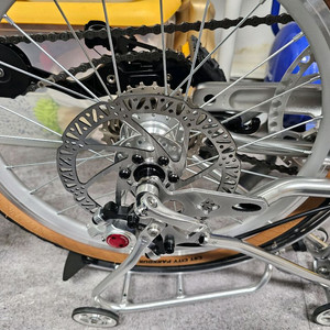 티티카카 큐브 X9 트라이폴드 유사브롬톤, HD 유압 모델