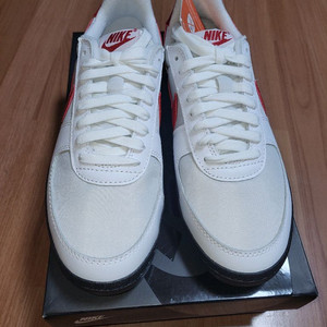 (새상품)나이키필드제너럴82SP화이트바시티레드[사이즈260