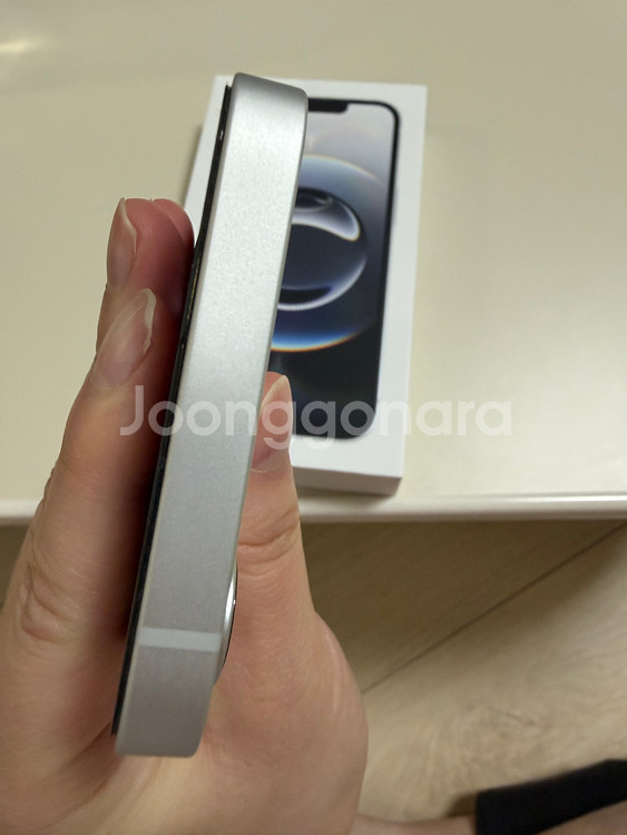 아이폰 16e 화이트 128기가 자급제--3