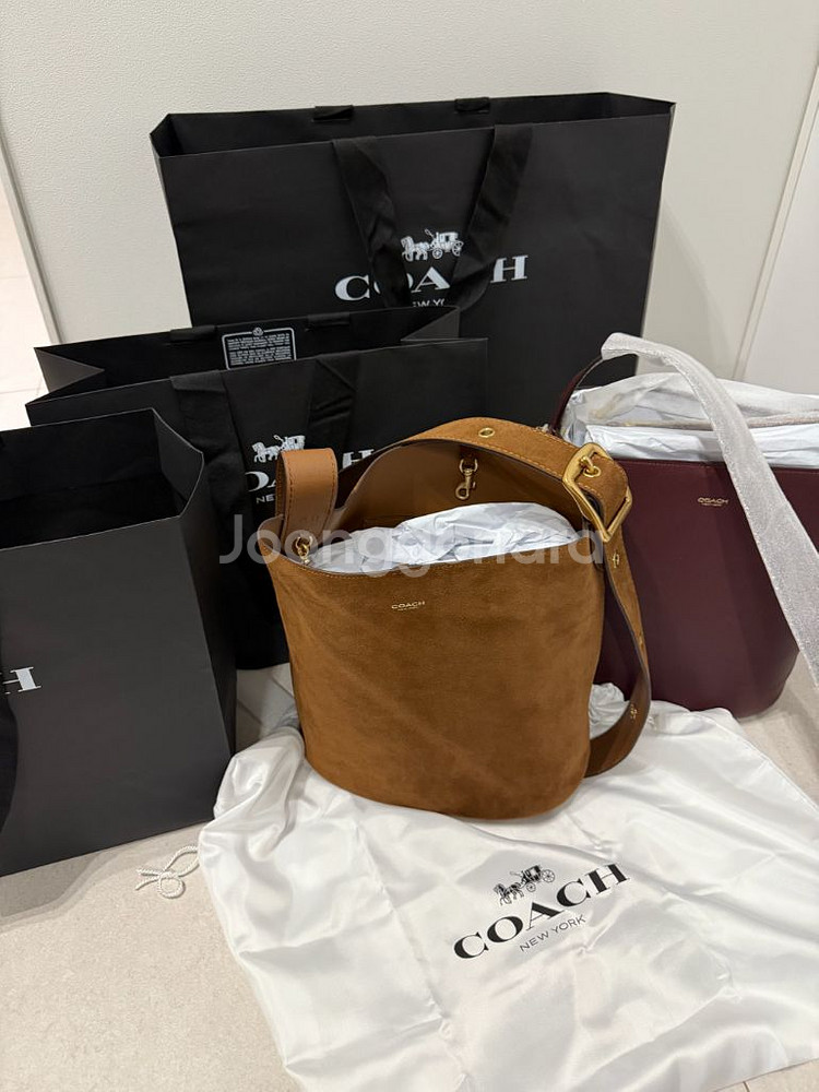 코치 스웨이드 버킷백--1
