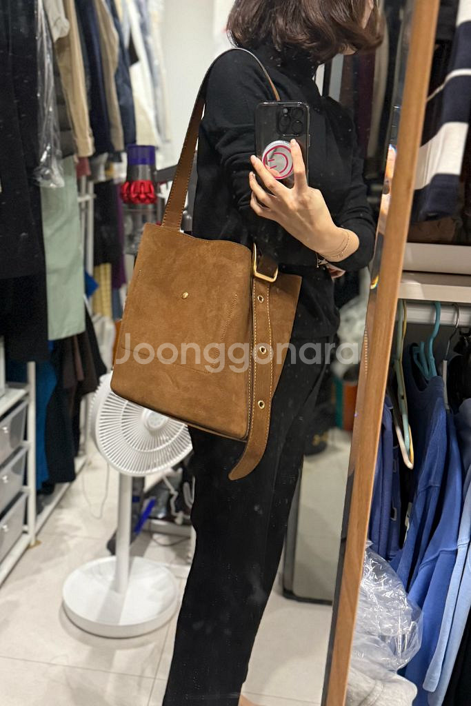 코치 스웨이드 버킷백--2