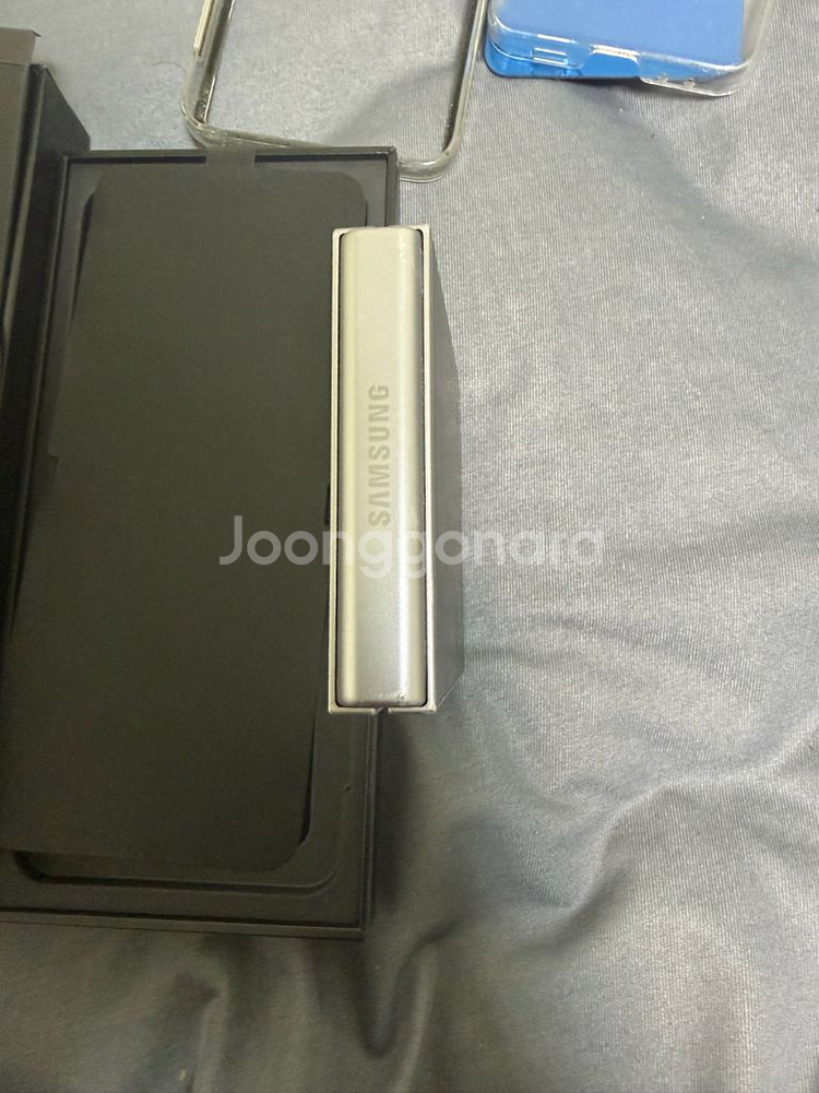 갤럭시 z플립6 256 실버쉐도우 풀박 판매--4