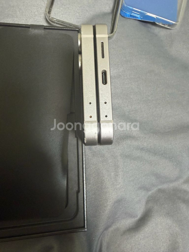 갤럭시 z플립6 256 실버쉐도우 풀박 판매--6