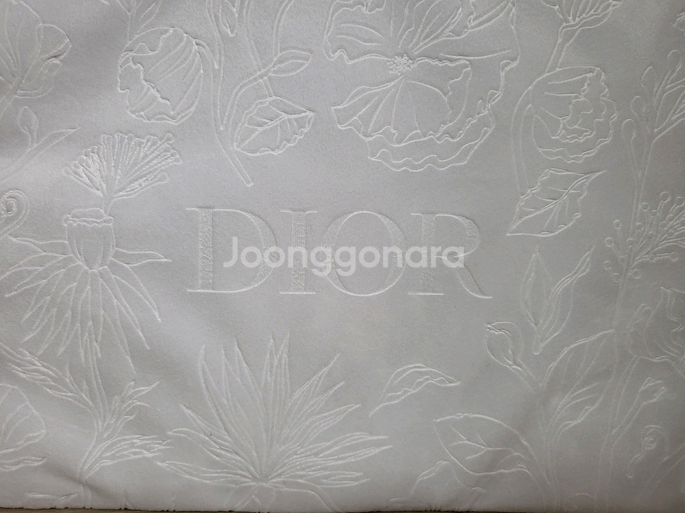 정품) 디올 화이트 벨벳 파우치 (코스메틱)--1