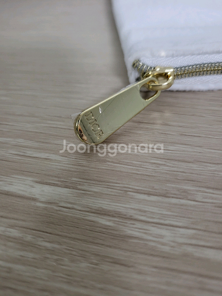 정품) 디올 화이트 벨벳 파우치 (코스메틱)--2