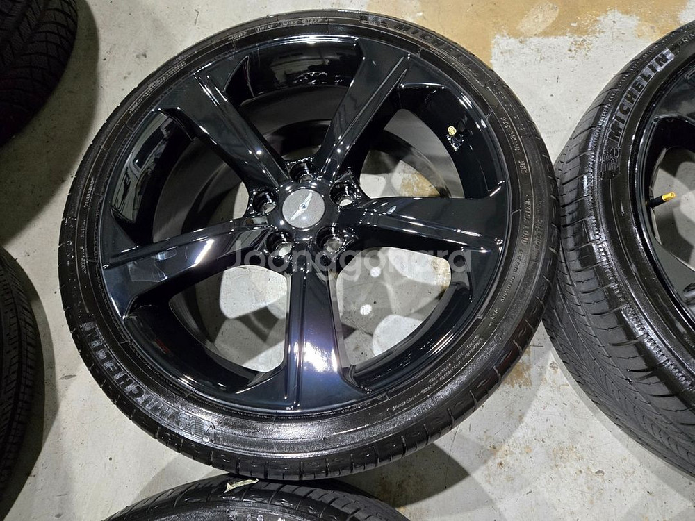 제네시스G70 스포츠 19인치 순정 휠타이어 판매합니다--3