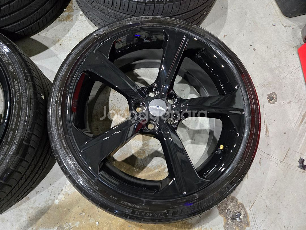 제네시스G70 스포츠 19인치 순정 휠타이어 판매합니다--1