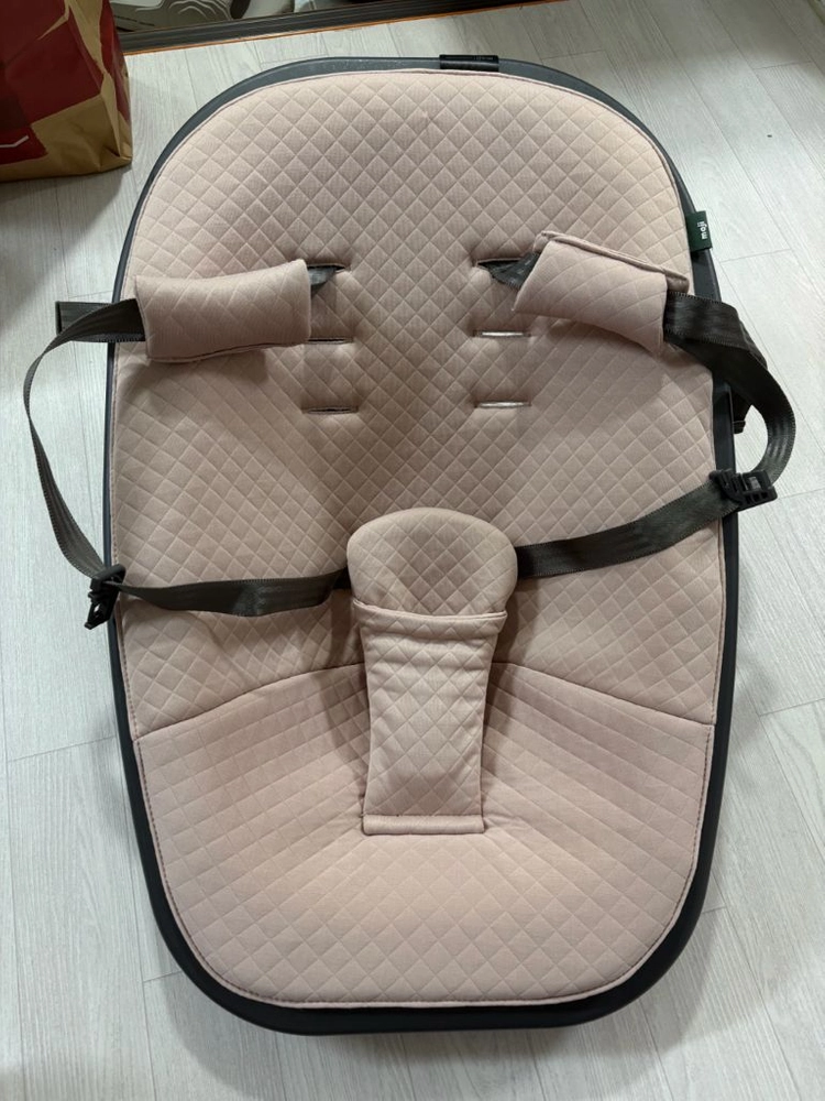 모지 예삐 하이체어 뉴본 이미지