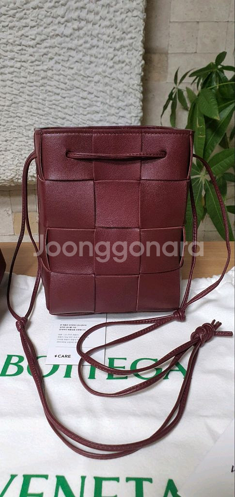 보테가 버킷백/크로스백 스몰 새상품급 정품(감정O)구찌프라다루이비통디올고야드샤넬셀린느생로랑--1