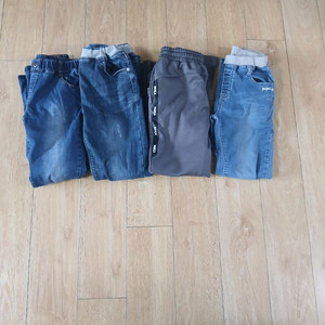 140~150 남아 청바지 4벌 세트 택포이만원