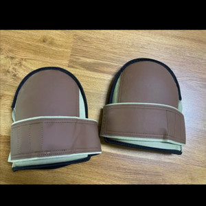 가죽 무릎 보호대 타일 공사 현장 인테리어