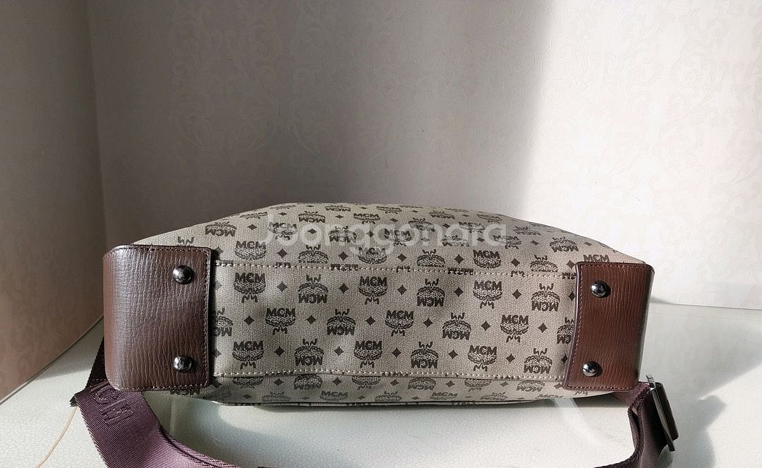 MCM 남성 크로스백--3