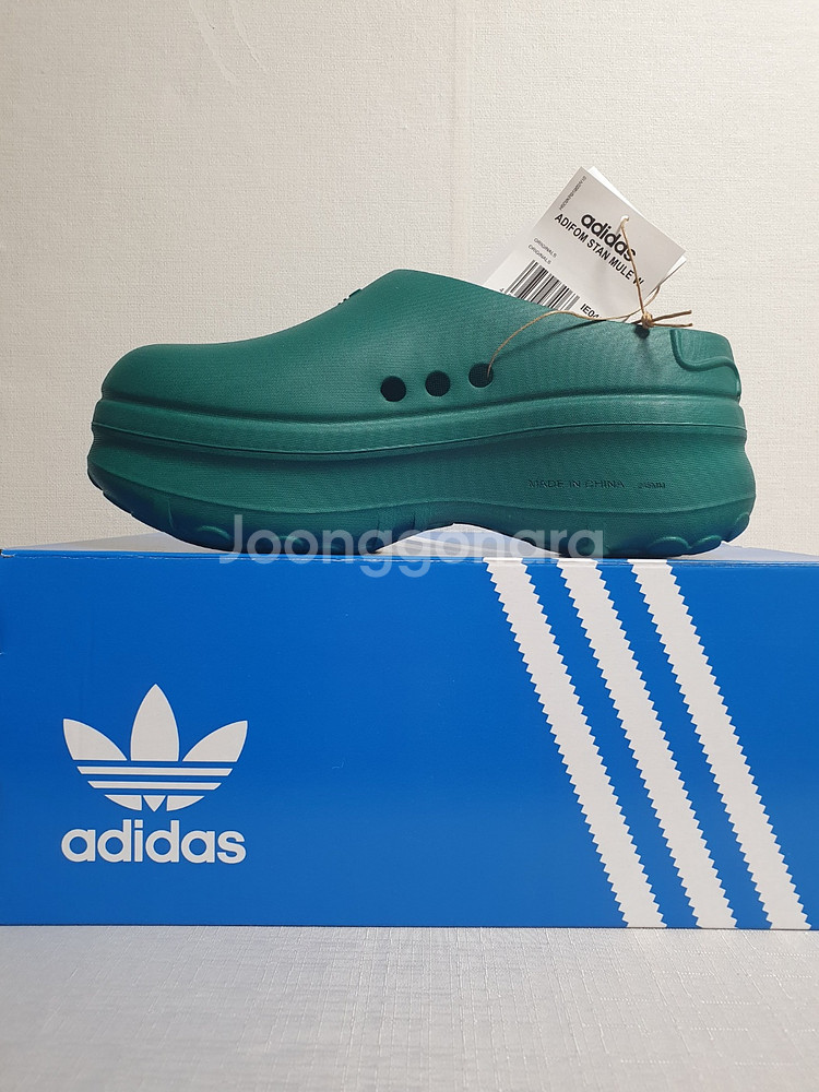 미사용 새상품 245mm 아디다스 뮬 아디폼 스탠스미스 컬리지에이트--0