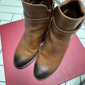 페라가모 앵클부츠