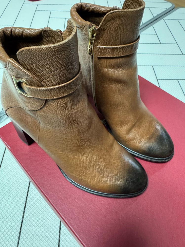 페라가모 앵클부츠--6