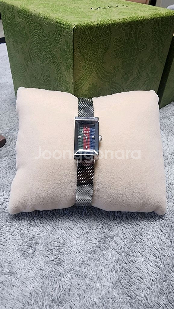 구찌 여성 삼선 시계--1