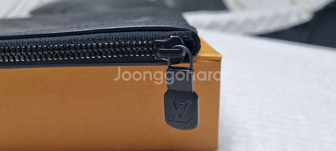 루이비통 디스커버리 쉐도우 클러치--7