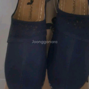 (새상품)굽높이 샌들 240