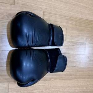 아디다스 80 권투글러브12OZ 팝니다.