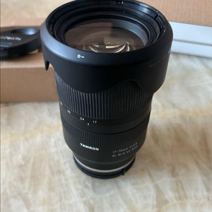 탐론 17-40mm 소니 FE 마운트 렌즈