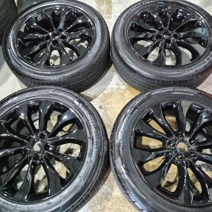 더뉴쏘렌토 튜온 19인치 순정 휠타이어 판매합니다