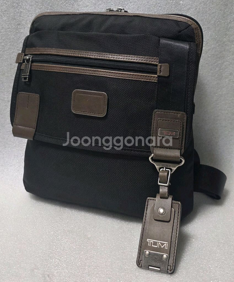 투미 TUMI 알파 브라보 아나폴리스 집 플랩 22304HKH 크로스백--0