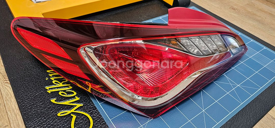 제네시스쿠페 FL 운전석 순정 테일램프--0