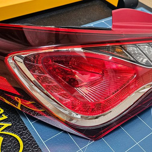 제네시스쿠페 FL 운전석 순정 테일램프
