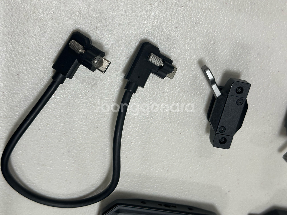 블랙매직디자인 Pyxis Monitor Kit--3