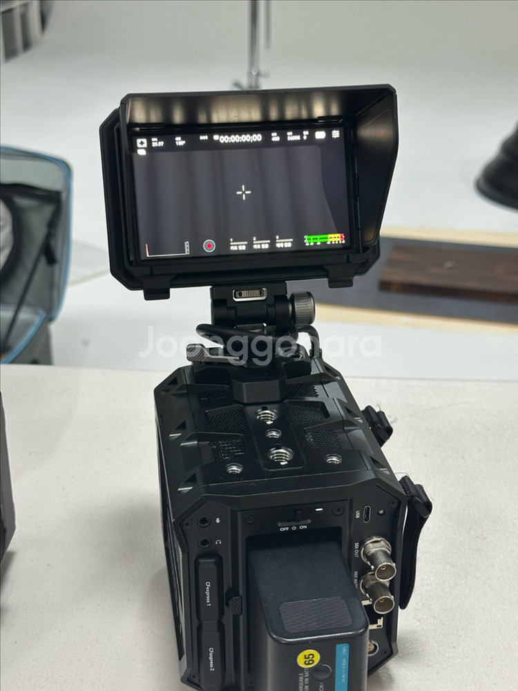 블랙매직디자인 Pyxis Monitor Kit--5