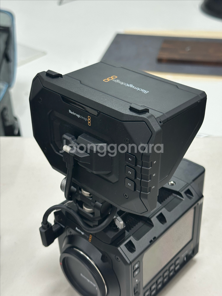 블랙매직디자인 Pyxis Monitor Kit--4