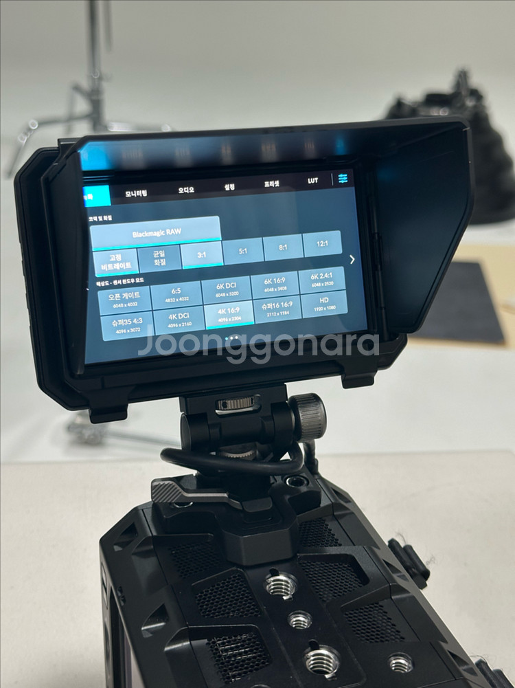 블랙매직디자인 Pyxis Monitor Kit--6