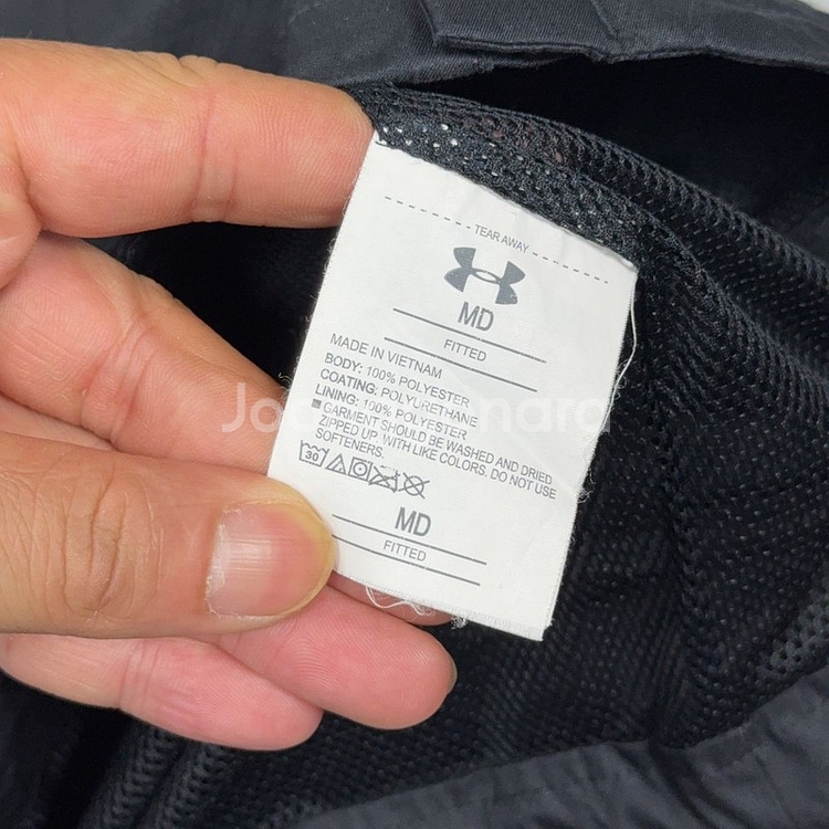 언더아머 그레이 로고 기능성 바람막이 MD / M / M--4